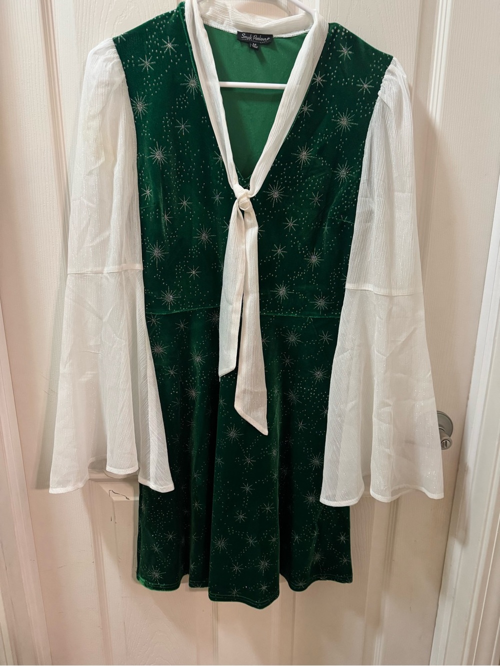 Smak Parlour Green Velvet Mini Dress Long Sleeve Neck Tie size medium